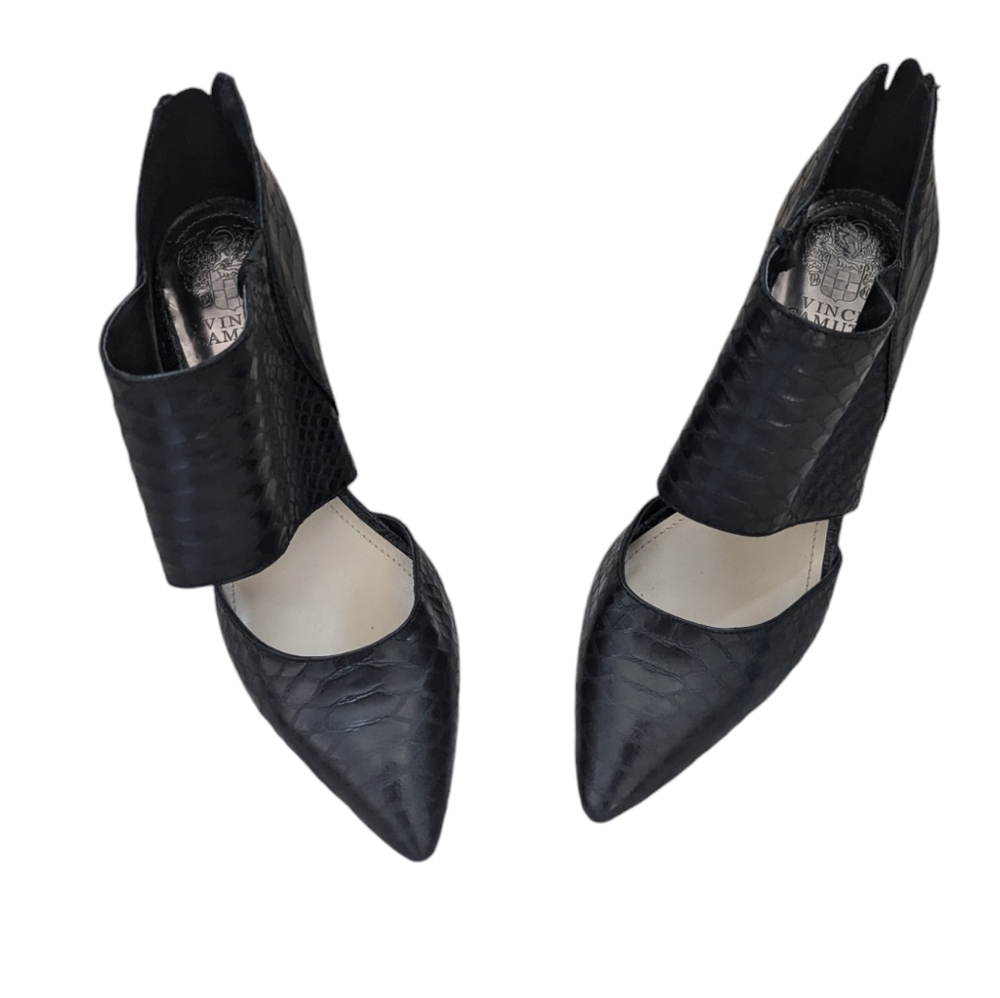 Black snakeskin Vincent Camuto pumps Size 8